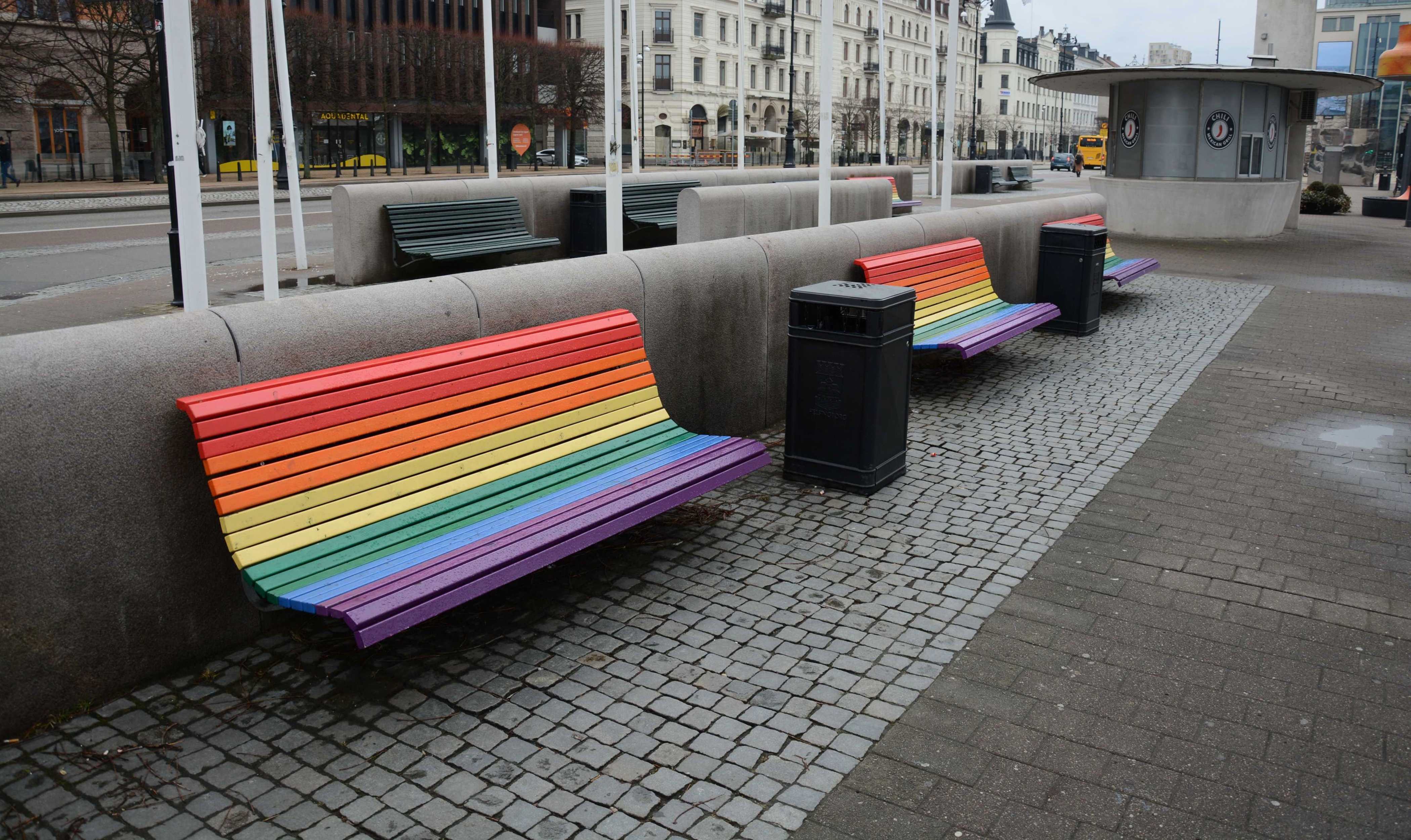 Regenbogenbank in Berliner Gedenkstätte wird ersetzt