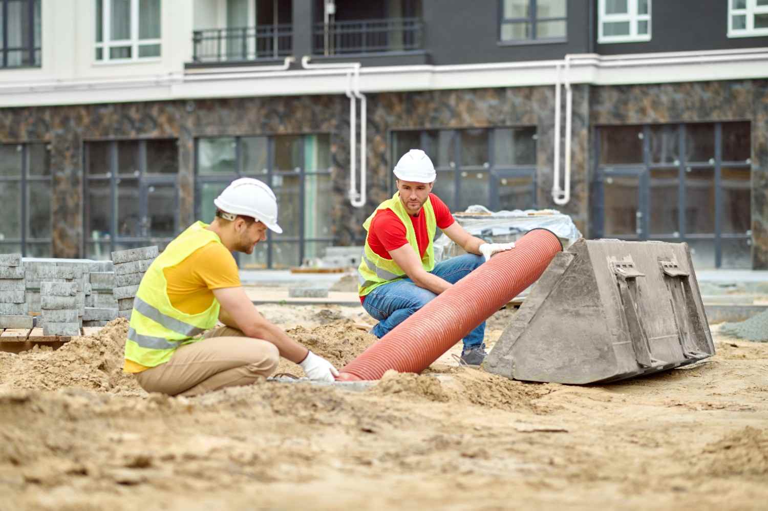 In Siemensstadt: Anwohner leiden unter Ausfällen, wegen eines Wasserrohrbruches.