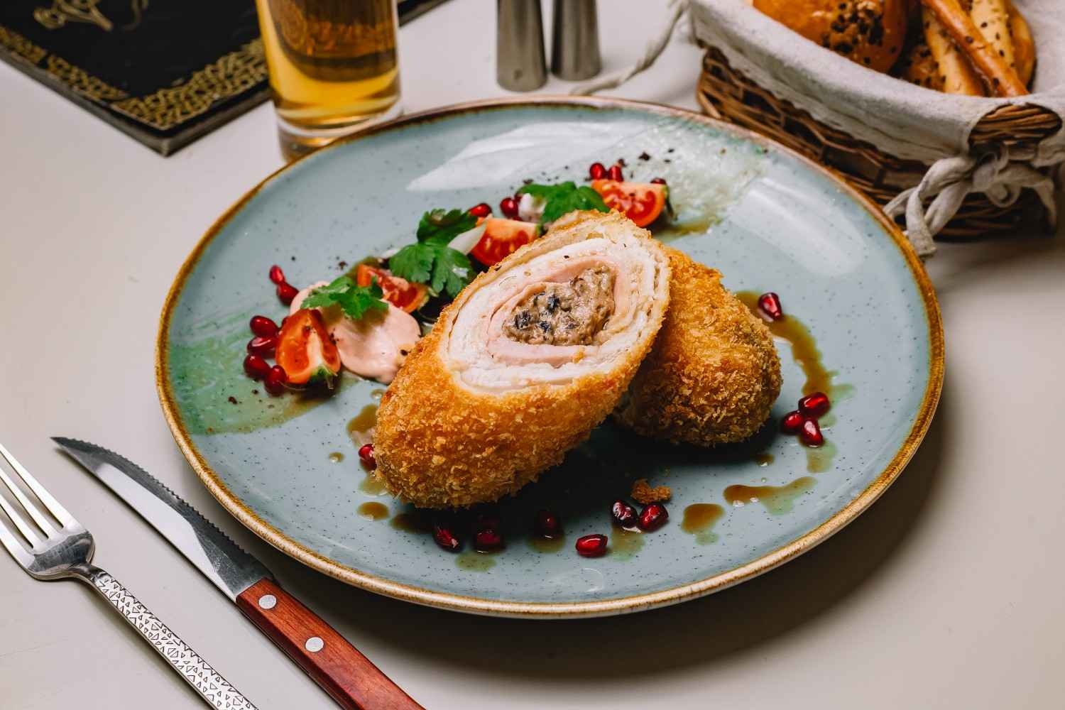Genuss in der ufa-Fabrik: Frühstück und hervorragende Schnitzel