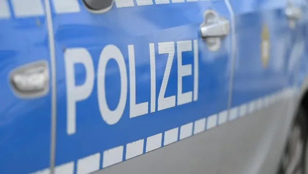 Polizei entdeckt gestohlenes Auto und Drogen in Charlottenburg