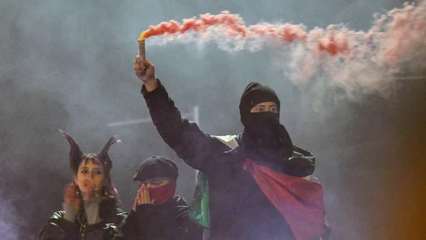 Proteste der Gen Z: Böller und Friedlichkeit in Berlin