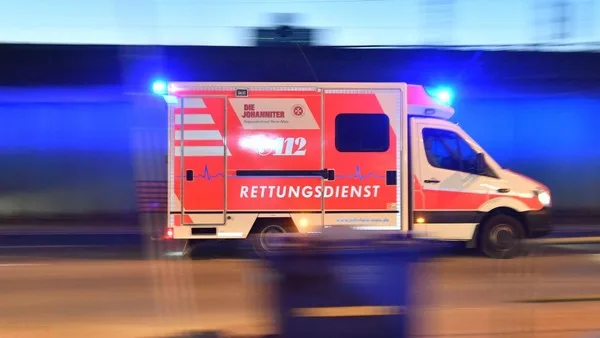 Frontalzusammenstoß in Berlin-Mitte: Taxifahrer stirbt bei Unfall