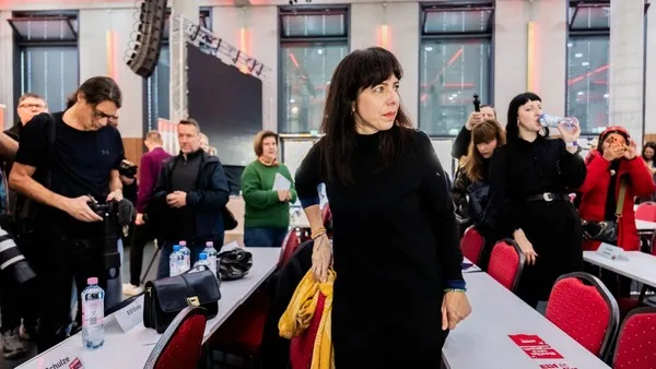 Spannungen und Koalitionsgespräche: Linke startet Parteitag in Berlin