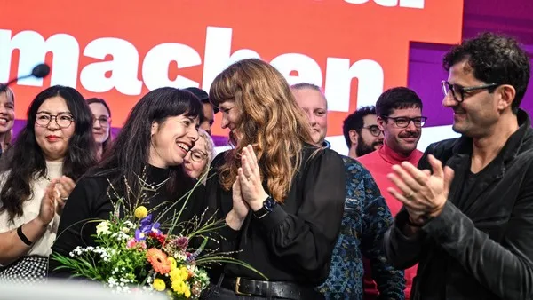Linke stimmt für Koalitionsgespräche in Berlin